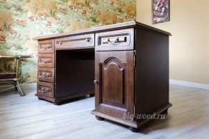 Классический стиль - стол деревянный из дуба с тумбами и ящиками